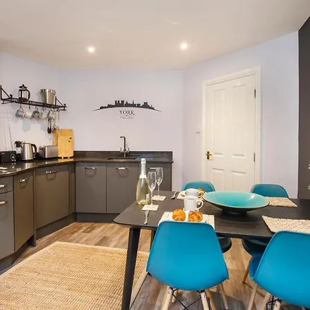 The Holgate Hideaway With Hot Tub Holiday home