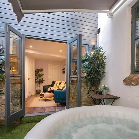 The Holgate Hideaway With Hot Tub York