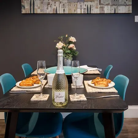 Casa de Férias The Holgate Hideaway With Hot Tub York