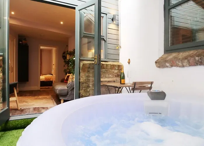 The Holgate Hideaway With Hot Tub 別荘 ヨーク