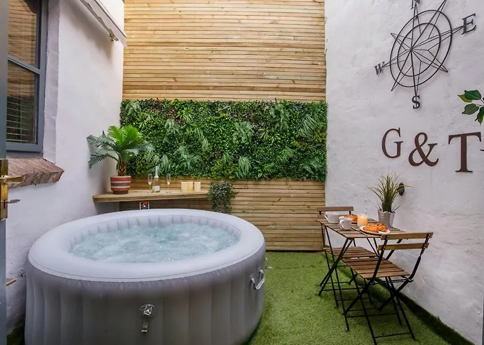 別荘 The Holgate Hideaway With Hot Tub ヨーク